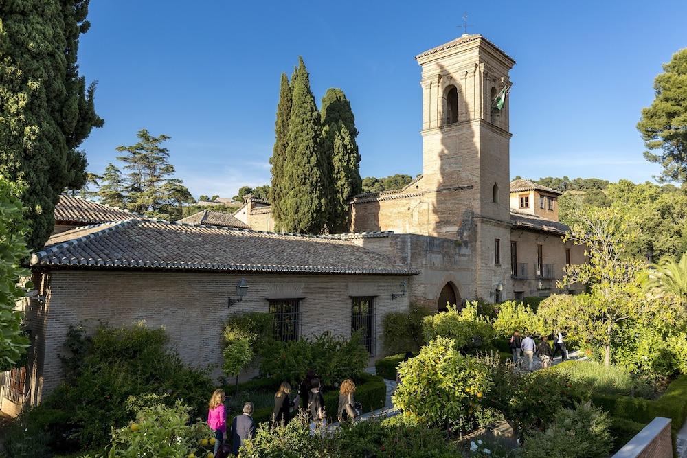 Parador De Granada Hotel Exterior photo